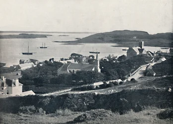 Killybegs - Blick über das Dorf und die Bucht, 1895