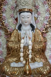 Leong San buddhistischer Tempel. Guan Yin Bodhisattva-Statue. Singapur