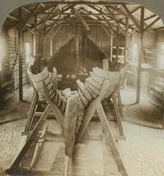 Altes Wikingerschiff - Entdecker der nördlichen Meere und Begräbnisboot eines nordischen Häuptlings, Christiania, Norwegen, um