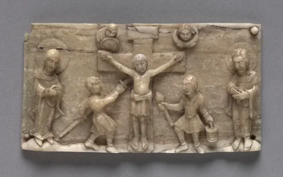 Plakette von einem tragbaren Altar, die die Kreuzigung zeigt