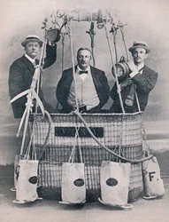 Professor Huntingdon, Mr. Frank Hedges Butler und der Hon. C. S. Rolls, 1906