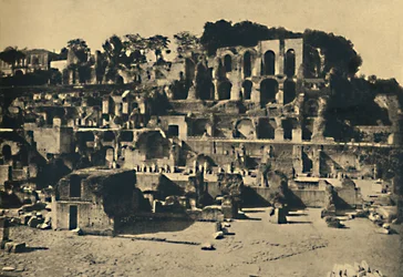 Roma - Die Ruinen des Hauses des Caligula über dem Haus der Vestalinnen
