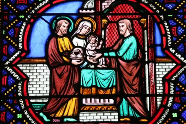 Herz-Jesu-Kirche: Buntglasfenster: Darstellung Jesu im Tempel