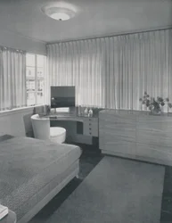 Einfache und praktische Linien charakterisieren dieses Schlafzimmer, 1942