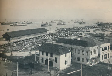 Der Hafen von Singapur ist stets mit Schiffen vieler Arten und Nationalitäten überfüllt, 1937