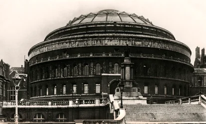Südlicher Eingang der Royal Albert Hall, London, frühes 20. Jahrhundert