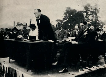 Rede bei den Enfield Munitionswerken, 1917, 1945