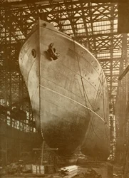Die Cunard Aurania 14.000 Tonnen auf den Stocks in Newcastle-On-Tyne, ca. 1930