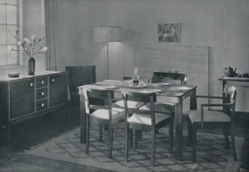 Das Esszimmer - Walnuss- und Ahornmöbel, 1942