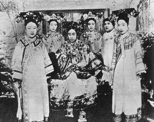 Die Kaiserinwitwe von China, 1904