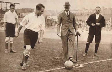 Der Herzog von York, Wohltätigkeitsfußballspiel, Tottenham Hotspurs und Corinthians, um 1921