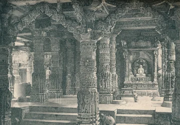 Das Innere eines Jain-Tempels am Mount Abu in Rajputana, ca. 1903, 1904