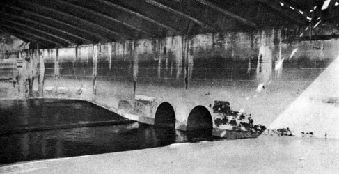 Die Mündung des Holebourne, wo er die Themse als Fleet Ditch erreicht, London, 1926-1927