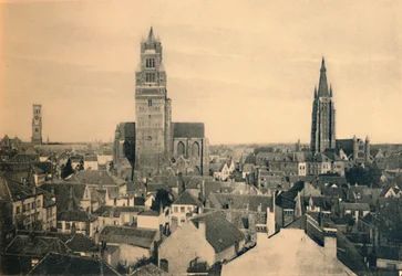 Die drei Türme: der Glockenturm, die Kathedrale und die Kirche Unserer Lieben Frau, ca. 1910