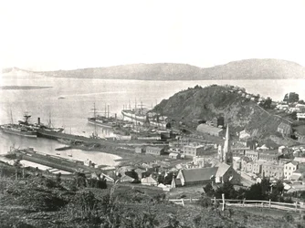 Die Stadt und der Hafen, Port Chalmers, Neuseeland, 1895