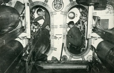 Torpedorohre eines britischen U-Bootes, Zweiter Weltkrieg, 1945