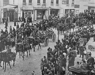 Türkische Artillerie verlässt Konstantinopel im aktiven Dienst, 1915