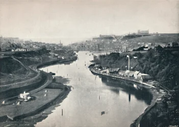 Whitby - Gesamtansicht der Stadt, 1895