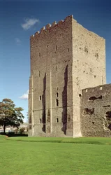 Außenansicht des Bergfrieds, Portchester Castle, Hampshire, erbaut ca. 1160-72