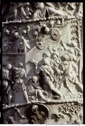 Trajanssäule, erbaut zur Feier des Sieges über die Daker, möglicherweise entworfen von Apollodorus von Damaskus, 113 n. Chr. (Detail)