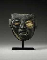 Eine Teotihuacan Steinmaske, geschnitzt mit dem jugendlichen Gesicht eines Würdenträgers, ca. 450-650
