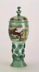 Gedeckter Pokal, dekoriert mit einer Jagdszene, wahrscheinlich aus Hessen