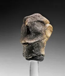 Kopf einer männlichen Figur