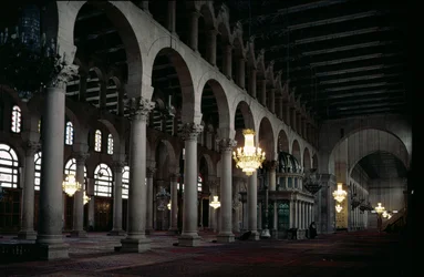 Innenraum der Gebetshalle, ca. 705-715 n. Chr. (Foto)