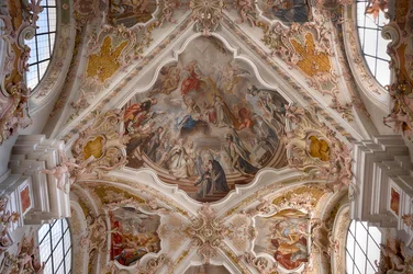 Innenaufnahme von Deckenfresken, Deckenmalerei, Klosterbasilika, Klosterkirche, Augustiner-Chorherrenstift, Kloster Neustift, Vahrn bei Brixen, Südtirol, Italien