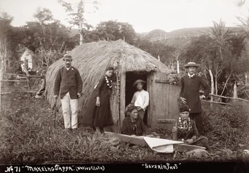 Herstellung von Tappa, einem einheimischen Stoff, ca. 1875