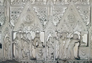 Sarkophag von Pedro I (1320-1367) mit Szenen aus dem Leben des Hl. Bartholomäus, Kirche des Klosters Alcobaca (UNESCO-Welterbeliste)