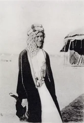 T. E. Lawrence in arabischer Kleidung