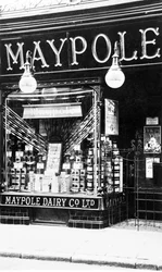Vereinigtes Königreich: Der Maypole Dairy Shop in der Bank Street