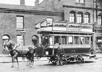 Vereinigtes Königreich: Offene Pferdestraßenbahn in Manchester, ca. 1890
