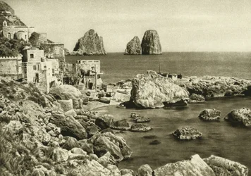 Ansicht der Faraglioni von der Insel Capri nach Marina Piccola