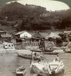 Fischerdorf Obatake am Binnenmeer, Blick nach Norden zu den terrassierten Reisfeldern, Japan, 1904