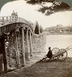 Kintai-Brücke über den Nishiki-Fluss bei Iwakuni, Blick nach Norden, Japan, 1904