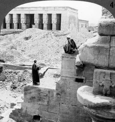 Der schöne Tempel der Hathor in Denderah, Ägypten, 1905