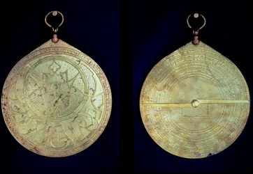 Ein Astrolabium, ein astronomisches Messinstrument, das von Seefahrern verwendet wird, aus dem 15. Jahrhundert