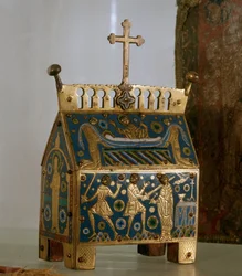 Reliquiar in Email, Gold und Kupfer von Thomas Becket (1118-1170), Erzbischof von Canterbury - Es ist mit Darstellungen der Ermordung des Erzbischofs am 29.12.1170 in der Kathedrale von Canterbury und seiner Beerdigung verziert (Email, Gold und Kupfer)