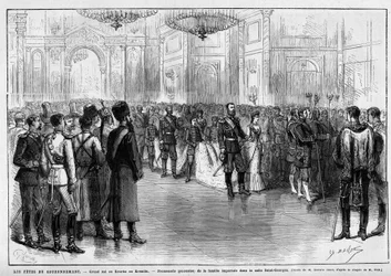Krönungsfeierlichkeiten: großer Ball oder Kourka im Kreml. Polnischer Spaziergang von Kaiser Alexander III. von Russland (1845-1894) und Kaiserin Dagmar von Dänemark (1847-1928) in der Georgshalle, 27. Mai