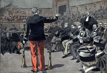 Dreyfus-Affäre - Prozess von Emile Zola - 1898: General Auguste Mercier (1833-1921) beantwortet Fragen von Fernand Labori (1860-1917), Anwalt des Schriftstellers Emile Zola (1840-1902). Ebenfalls dargestellt sind der Präsident des Tribunals Albert Delegorg