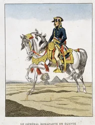 General Bonaparte in Ägypten, ein Porträt vor den Pyramiden und der Sphinx reitend.