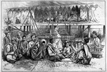 Puppentheater mit Musikern in Burma. Gravur in "The Illustrous World"