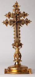 Reliquienkreuz. Goldschmiedekunst mit Juwelen. Herkunft Abtei Saint-Amand Tournai, ex-Elnone. 16. Jahrhundert.
