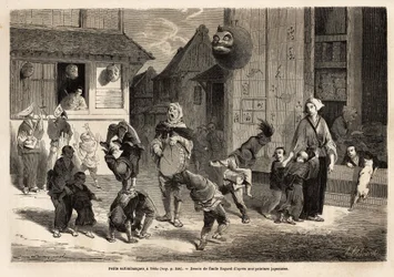 Kleine Saltibanks führen akrobatische Nummern mit Musik auf den Straßen von Yedo (oder Edo, kaiserliche Hauptstadt, heutiges Tokio) auf. Gravur zur Illustration der Reise nach Japan in den Jahren 1863-1864 von Aime Humbert, Minister der Schweizerischen Eid