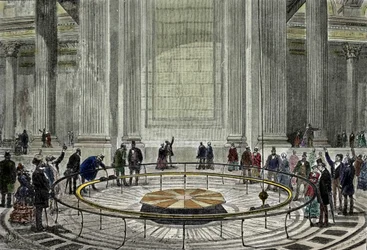 Das berühmte Pendel-Experiment von Leon Foucault im Jahr 1851, das die Rotation der Erde im Pantheon in Paris demonstriert.