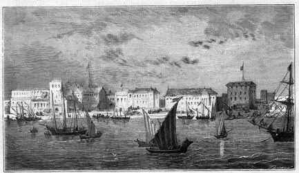 Ansicht der Stadt Sansibar in Afrika. Links das französische Konsulat. Rechts der Palast des Sultans und das Arsenal. Stich in „L