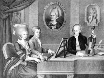 Porträt von Wolfgang Amadeus Mozart (1756 - 1791) zwischen seinem Vater und seiner Mutter. Lithographie des 19. Jahrhunderts.