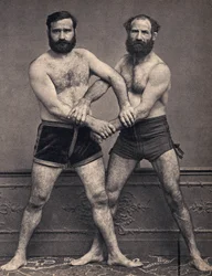 Porträt der Marseille-Brüder im Ringen. Fotografie, Ende des 19. Jahrhunderts, Paris. Sammlung Selva.